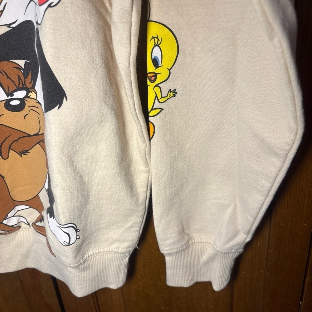 Warner Bros. Cream Looney Tunes Sweatshirt - Picture 4 of 7